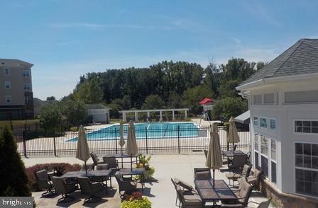 CAMERON GROVE CONDO IX> - Residential