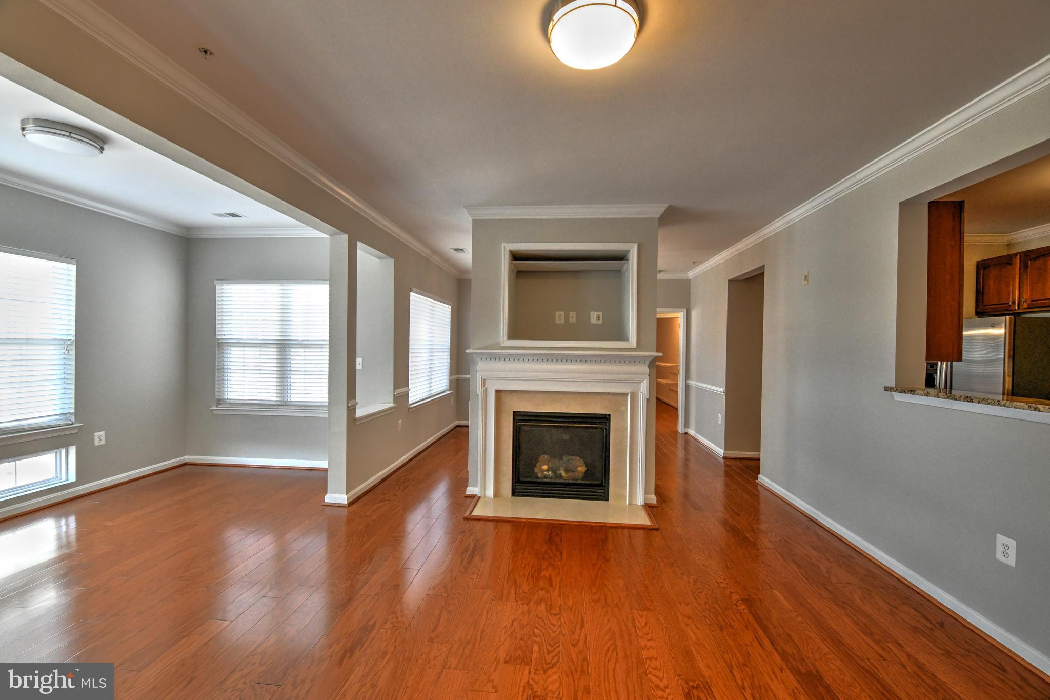 CAMERON GROVE CONDO IX> - Residential