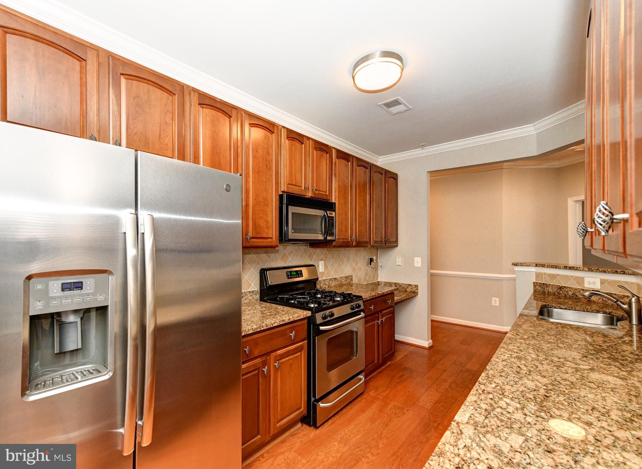 CAMERON GROVE CONDO IX> - Residential