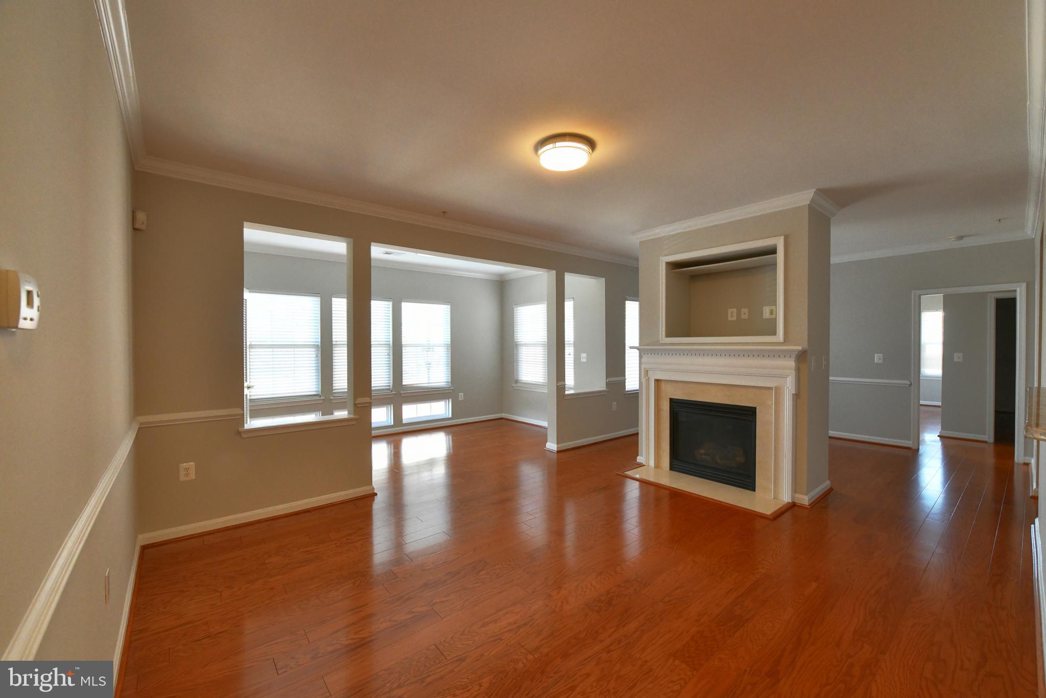 CAMERON GROVE CONDO IX> - Residential