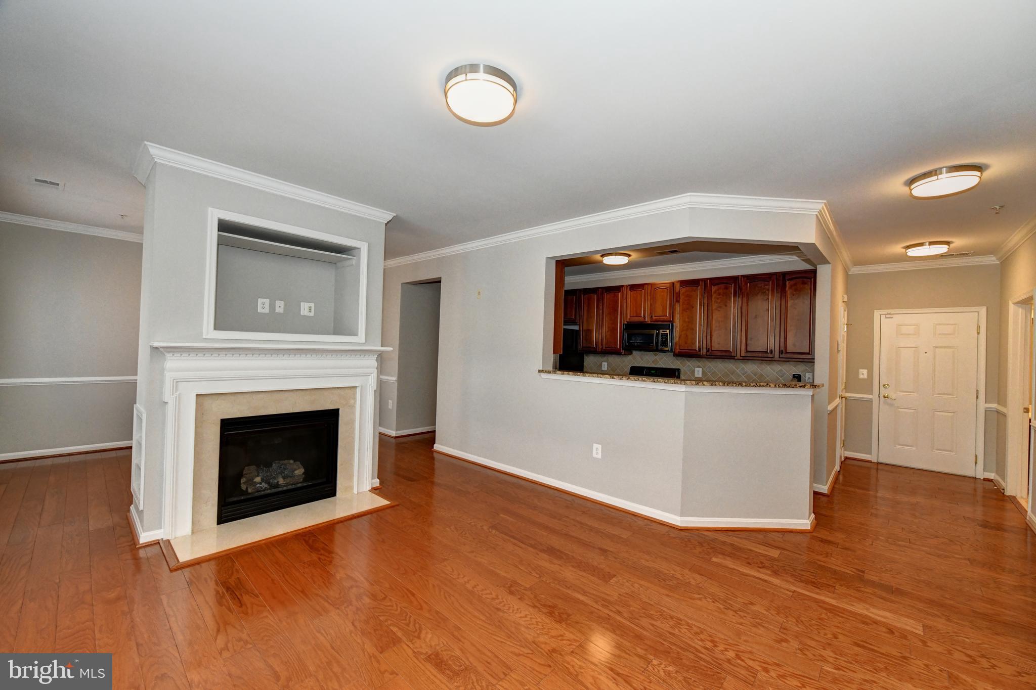 CAMERON GROVE CONDO IX> - Residential