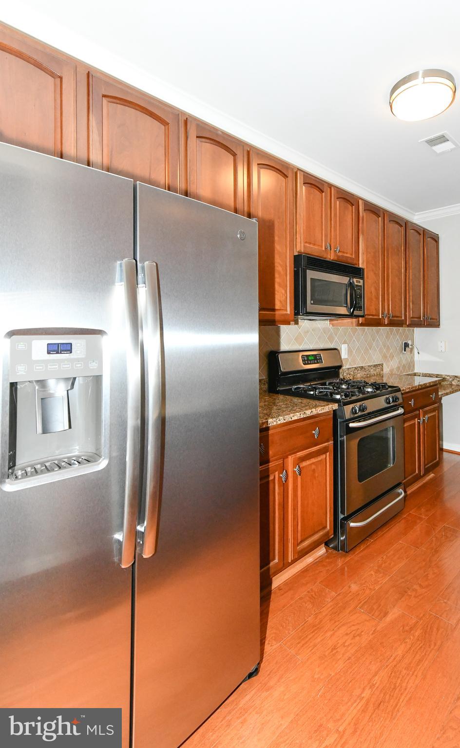 CAMERON GROVE CONDO IX> - Residential