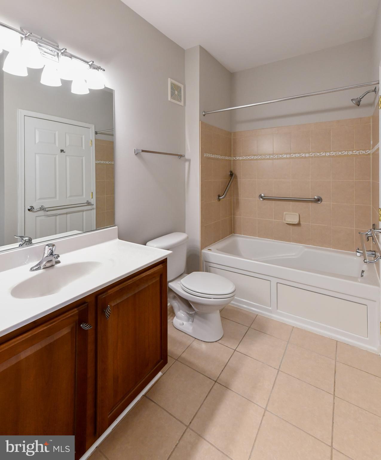 CAMERON GROVE CONDO IX> - Residential