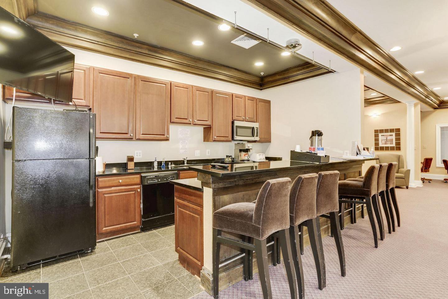 CAMERON GROVE CONDO IX> - Residential