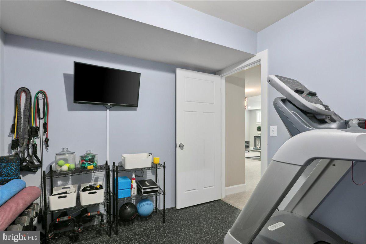 GOLF CLUB MANOR - Residential