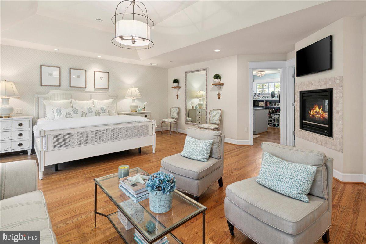 GOLF CLUB MANOR - Residential