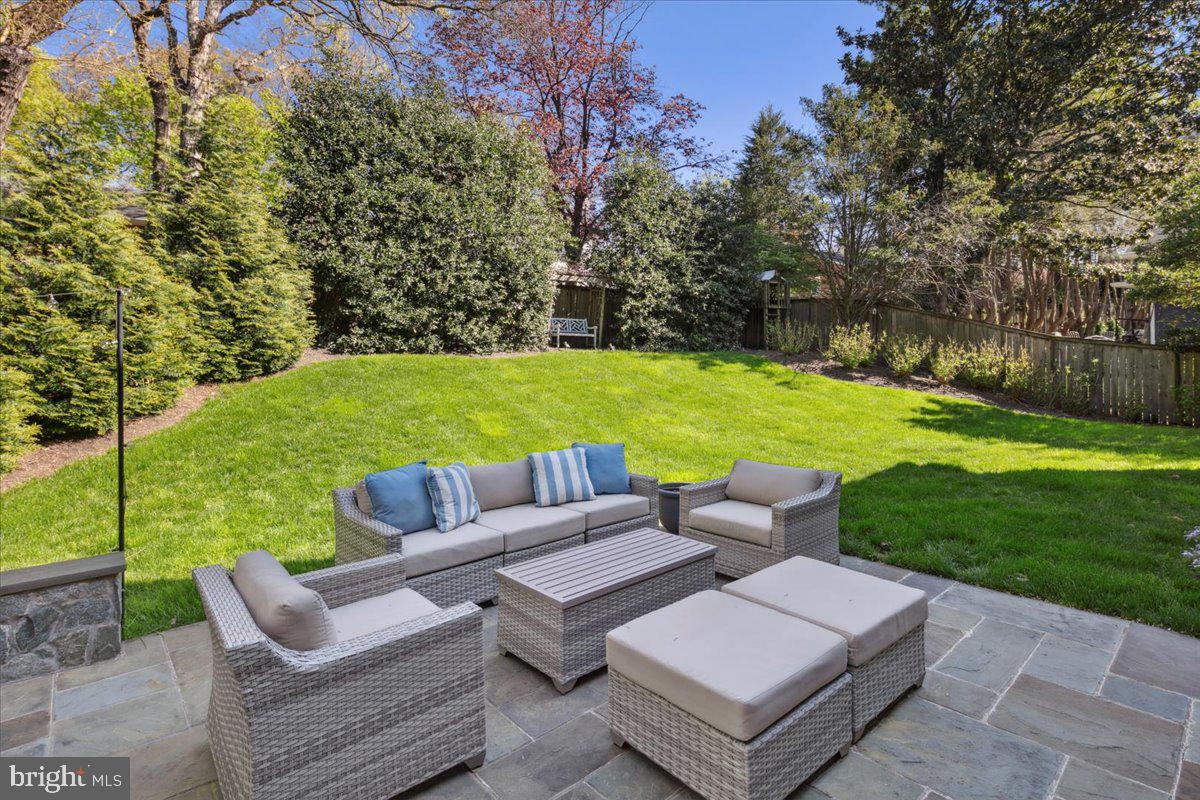 GOLF CLUB MANOR - Residential