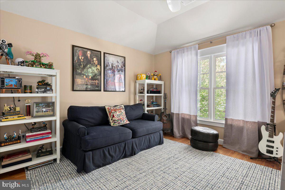 GOLF CLUB MANOR - Residential