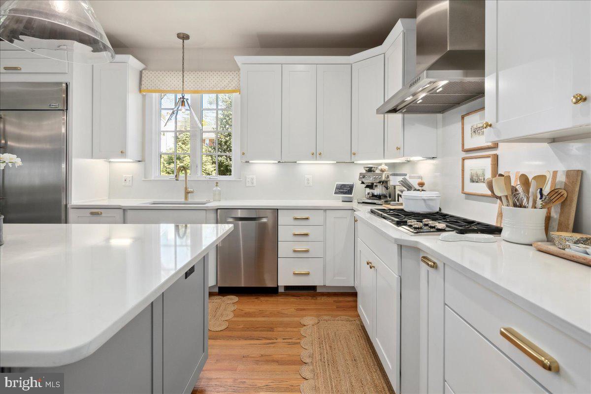 GOLF CLUB MANOR - Residential