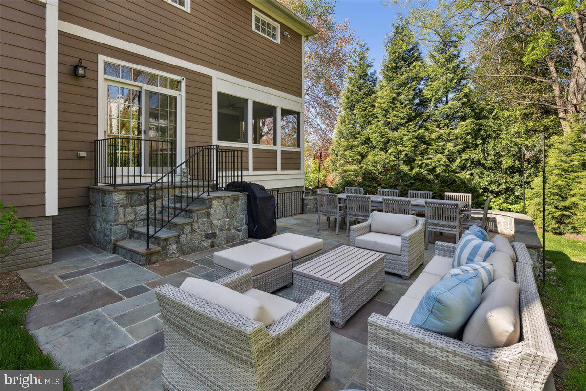 GOLF CLUB MANOR - Residential