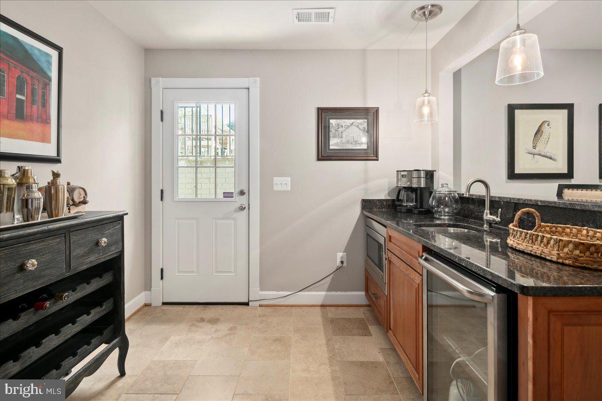 GOLF CLUB MANOR - Residential