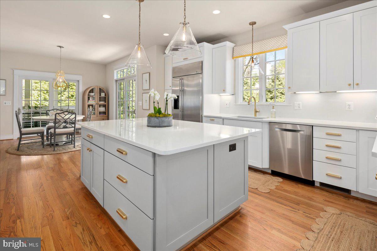 GOLF CLUB MANOR - Residential