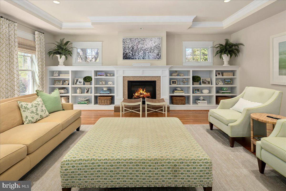 GOLF CLUB MANOR - Residential