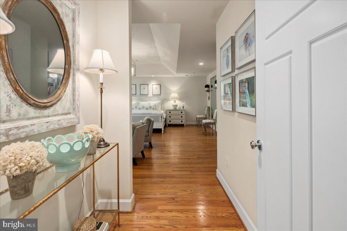 GOLF CLUB MANOR - Residential