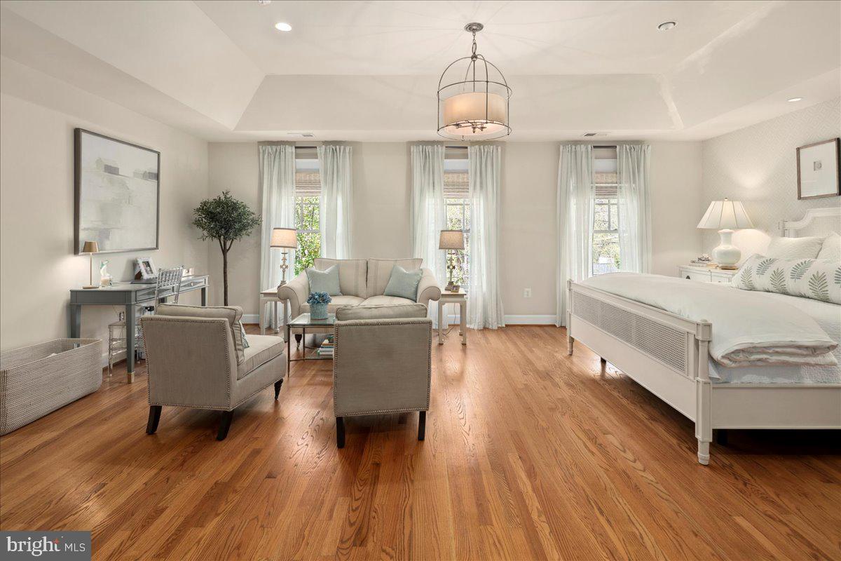 GOLF CLUB MANOR - Residential