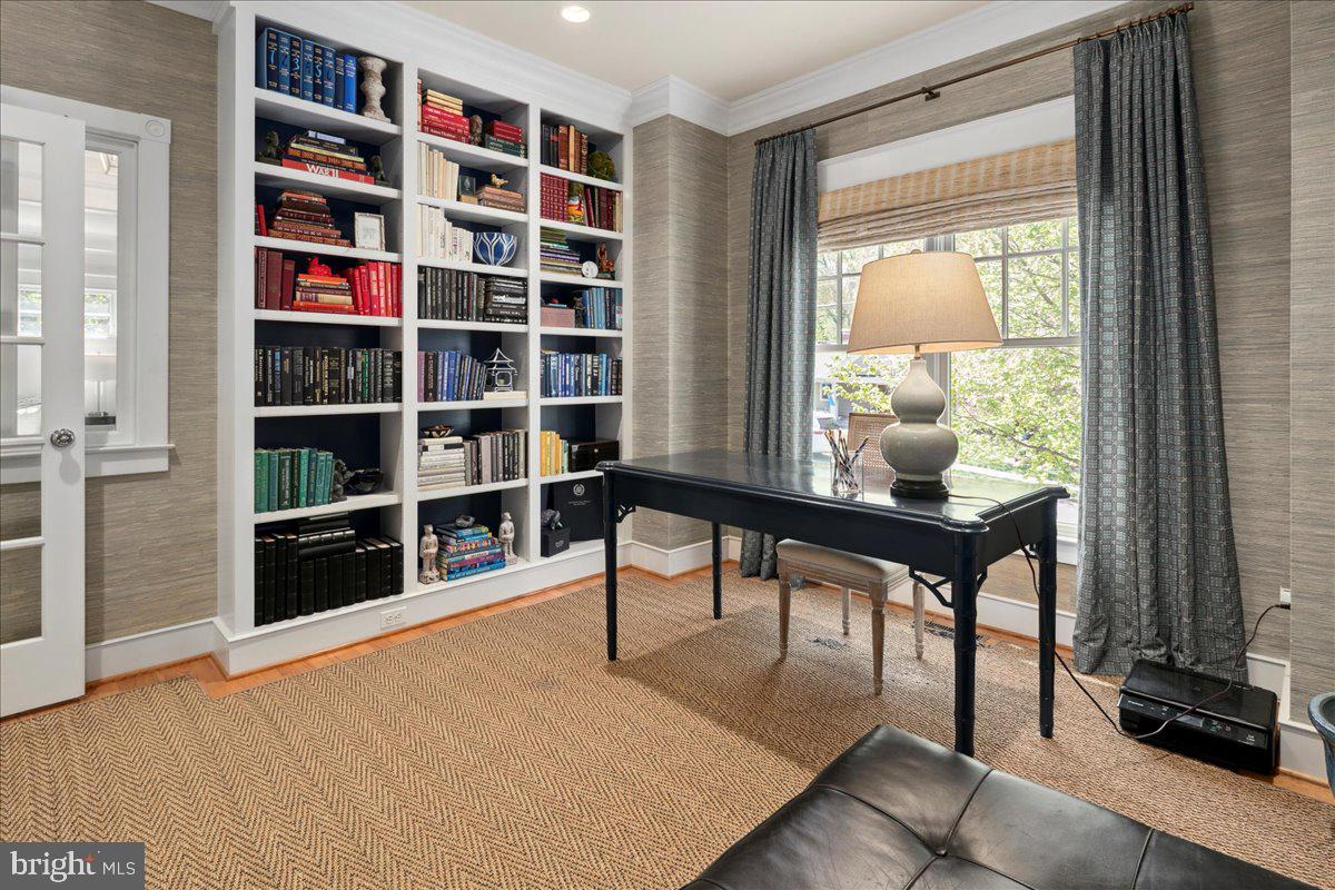 GOLF CLUB MANOR - Residential