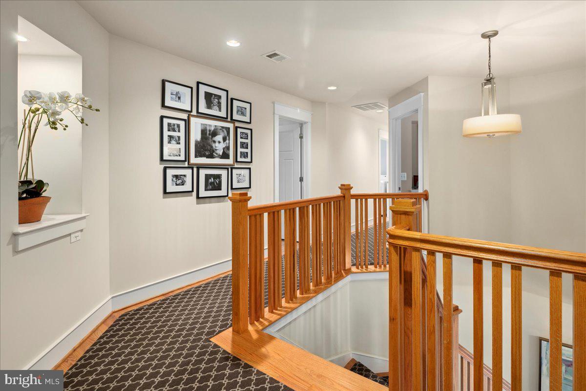 GOLF CLUB MANOR - Residential