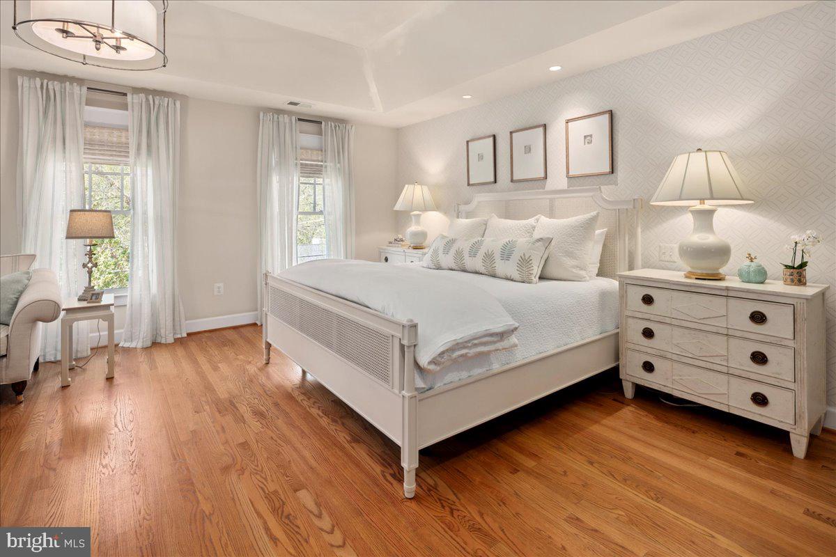 GOLF CLUB MANOR - Residential