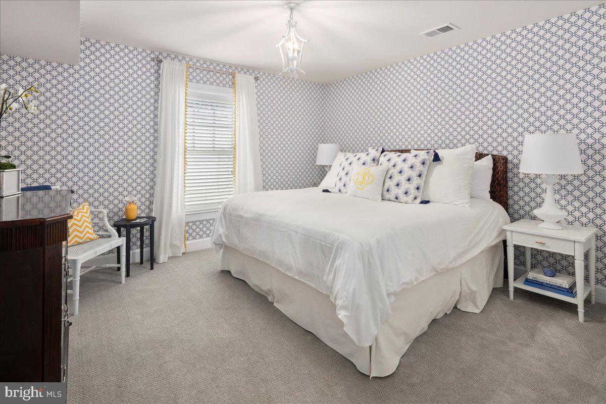 GOLF CLUB MANOR - Residential