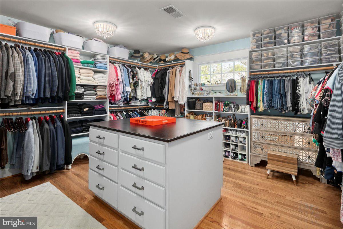 GOLF CLUB MANOR - Residential