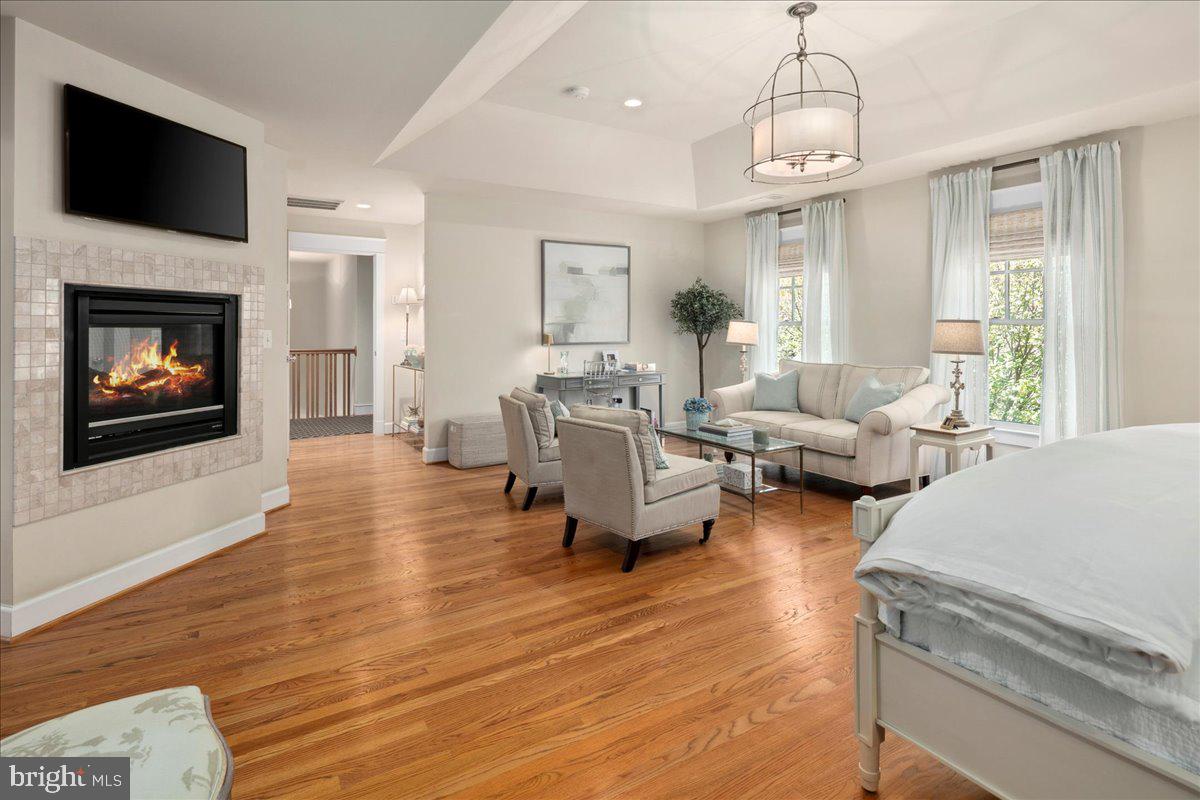 GOLF CLUB MANOR - Residential