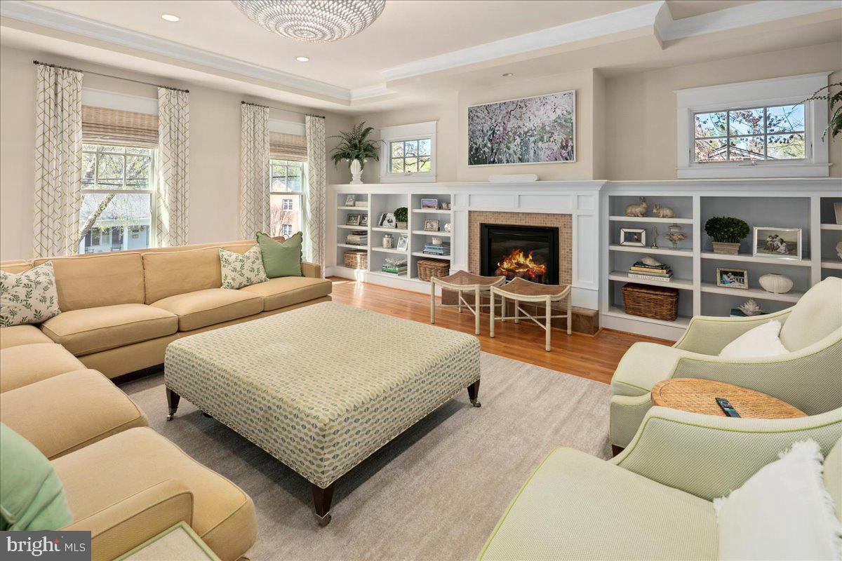 GOLF CLUB MANOR - Residential