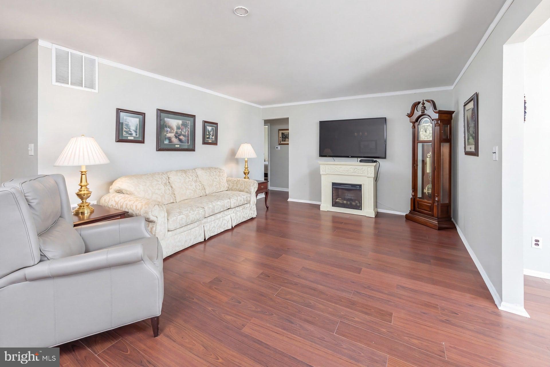 29 UXBRIDGE PLACE
