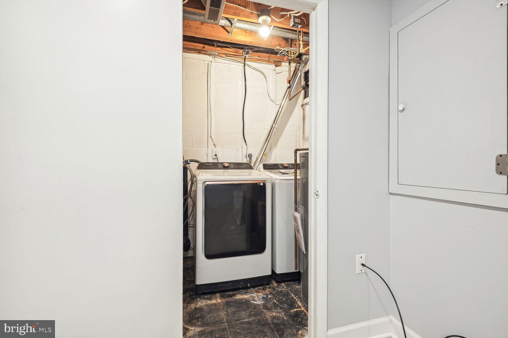 VILLAS DE ESPANA - Residential Lease