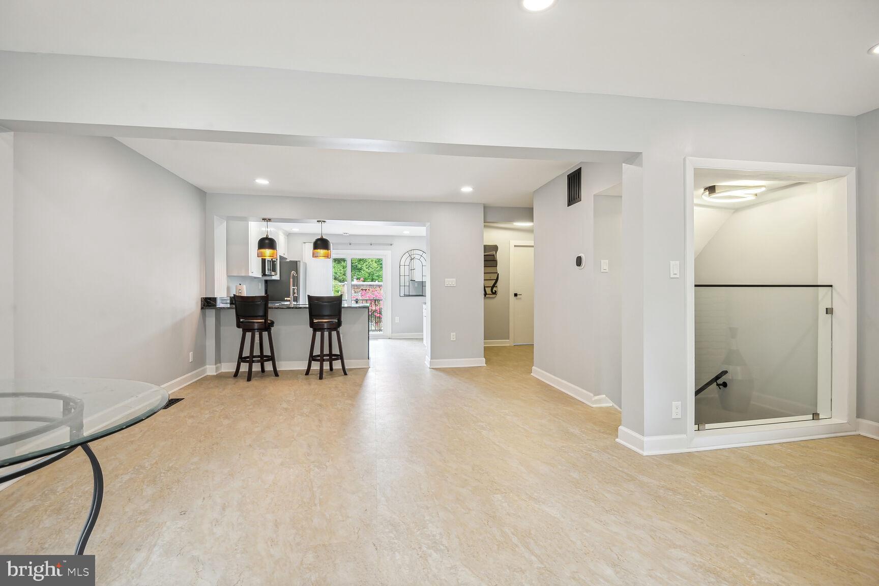 VILLAS DE ESPANA - Residential Lease