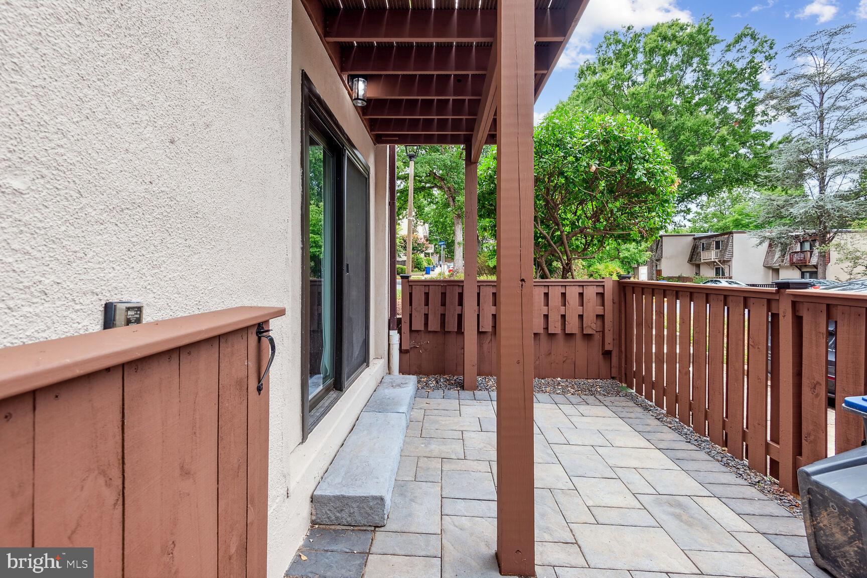 VILLAS DE ESPANA - Residential Lease