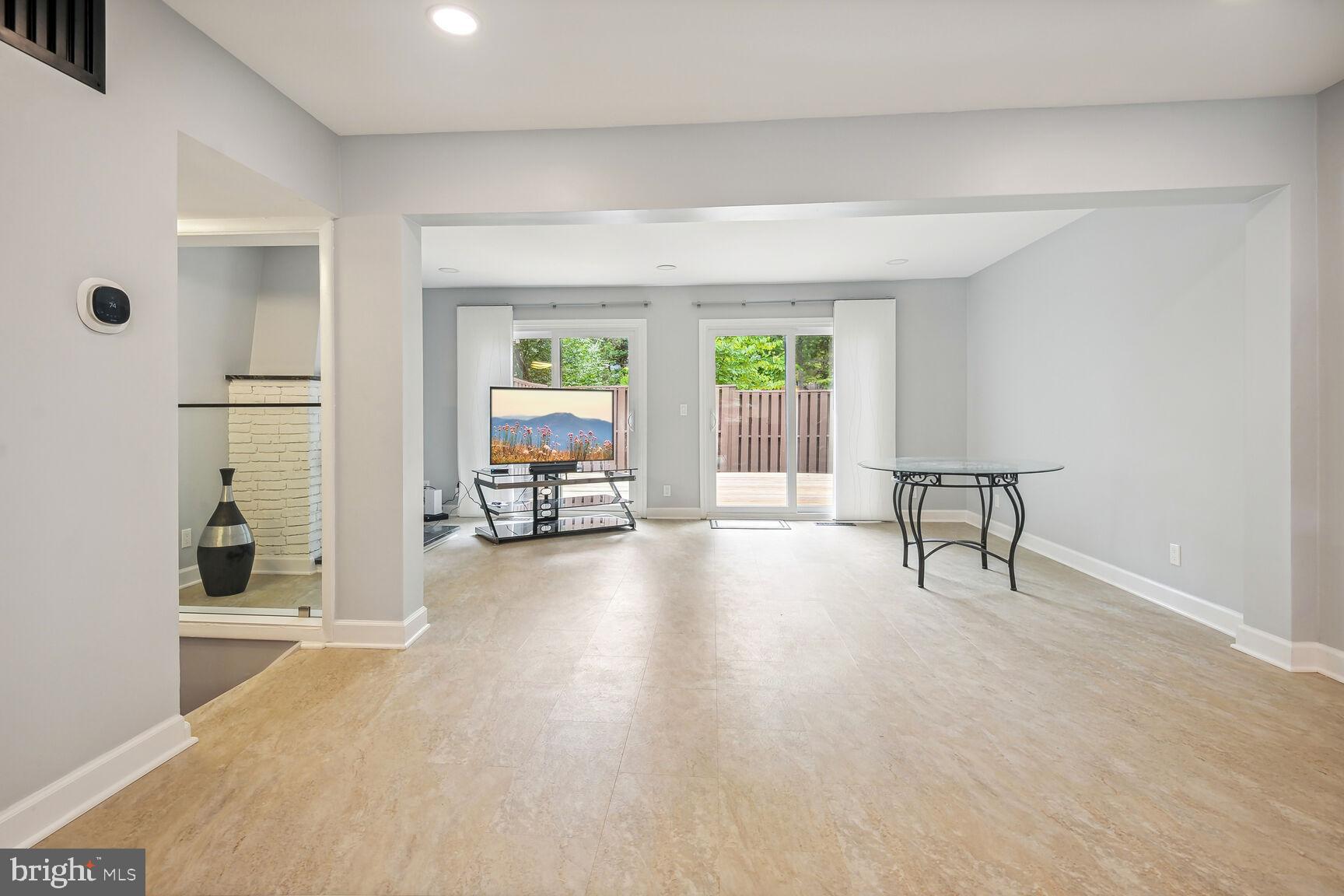 VILLAS DE ESPANA - Residential Lease