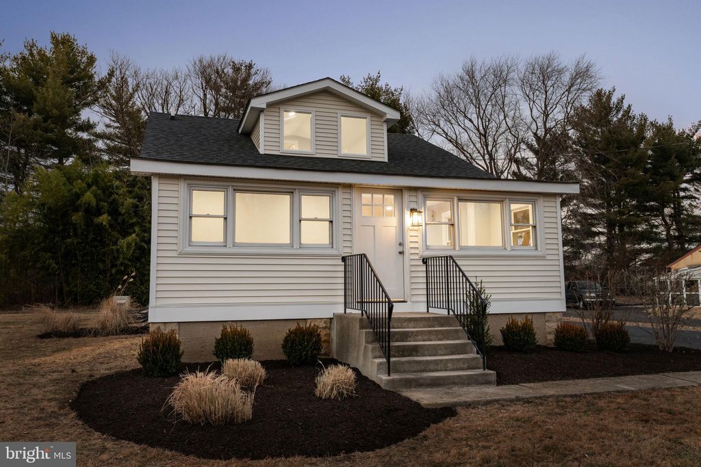 Photo of 414 Hallowell Avenue, HORSHAM, PA 19044 (MLS # PAMC2165698)