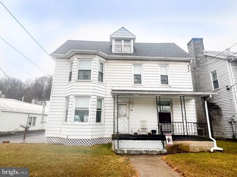 Photo of 336 South Main St, YEAGERTOWN, PA 17099 (MLS # PAMF2052890)
