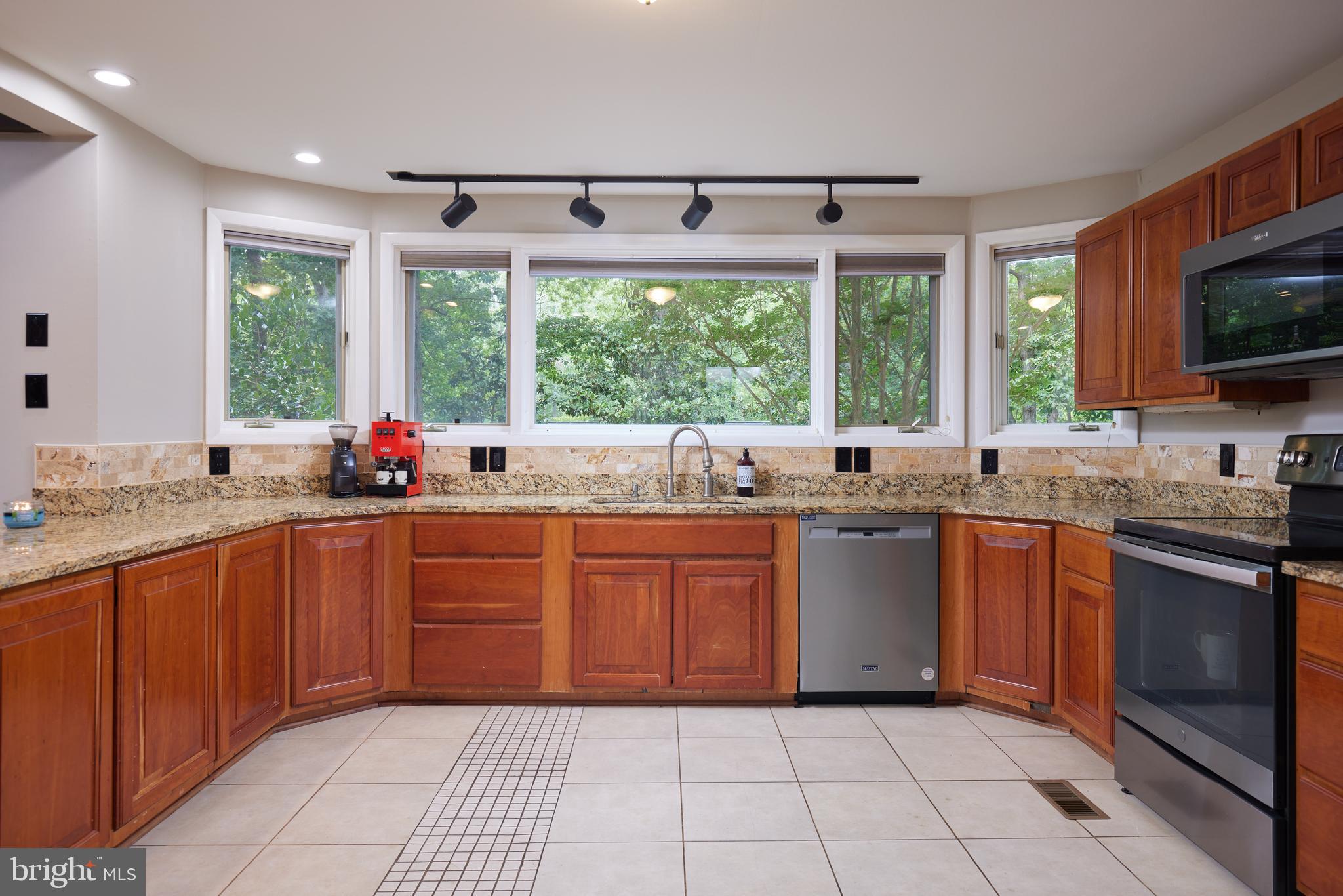 LAKE OF THE WOODS - Residential