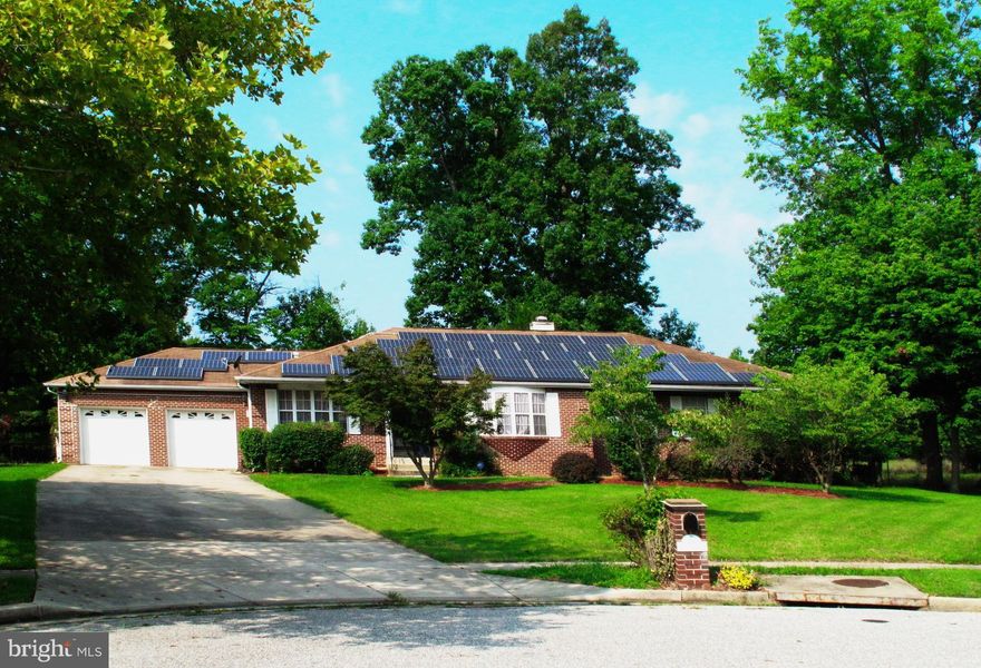 A beautiful Rambler on nearly a 1/2 acre lot in Tantallon North! Situated in a cul de sac, the lot backs to mature trees. Rear deck, gazebo, 2 car garage, hot tub and much more. Don't walk, run! This one won't last long!!!!