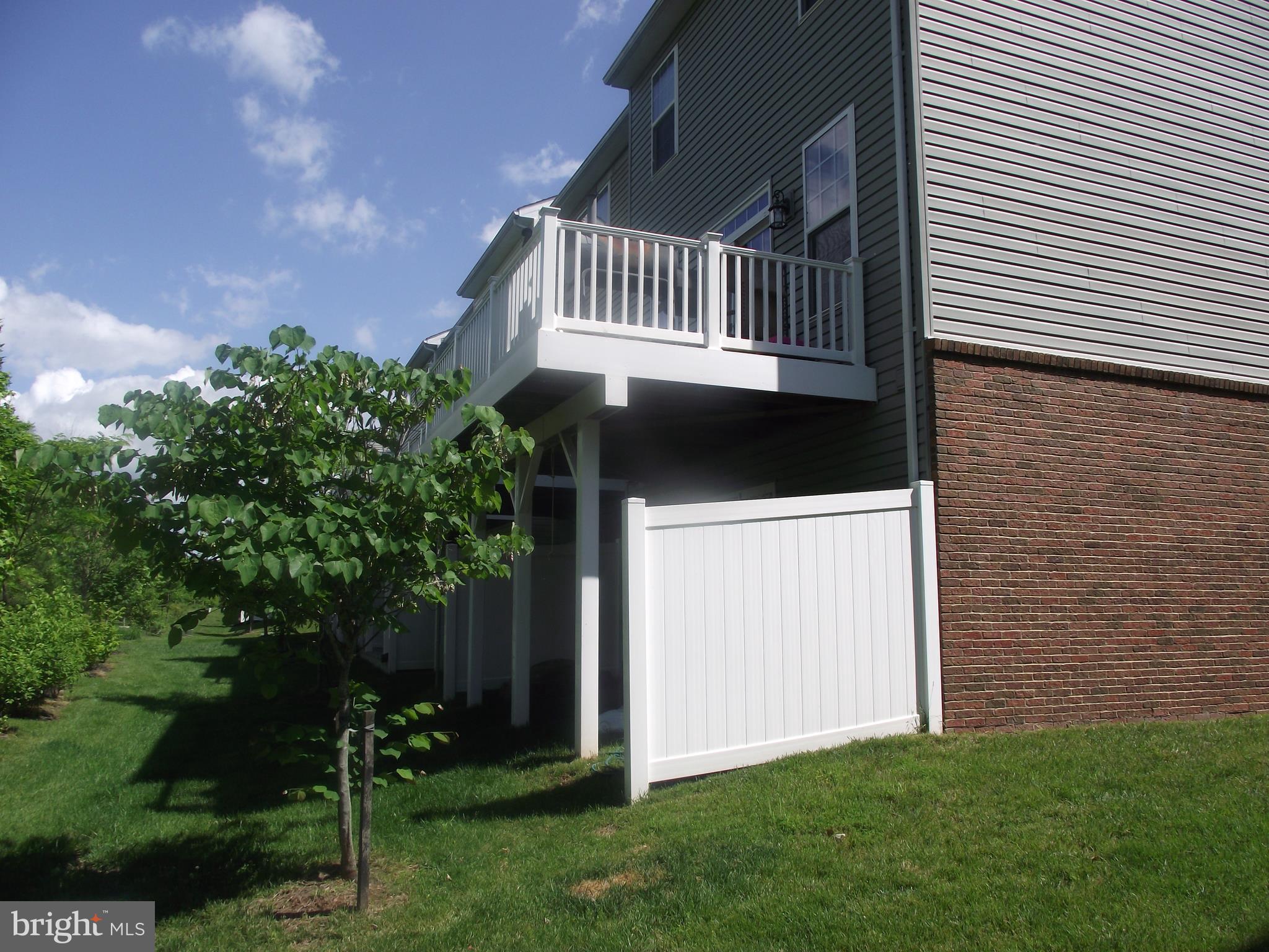 BRADLEY SQUARE - Residential Lease