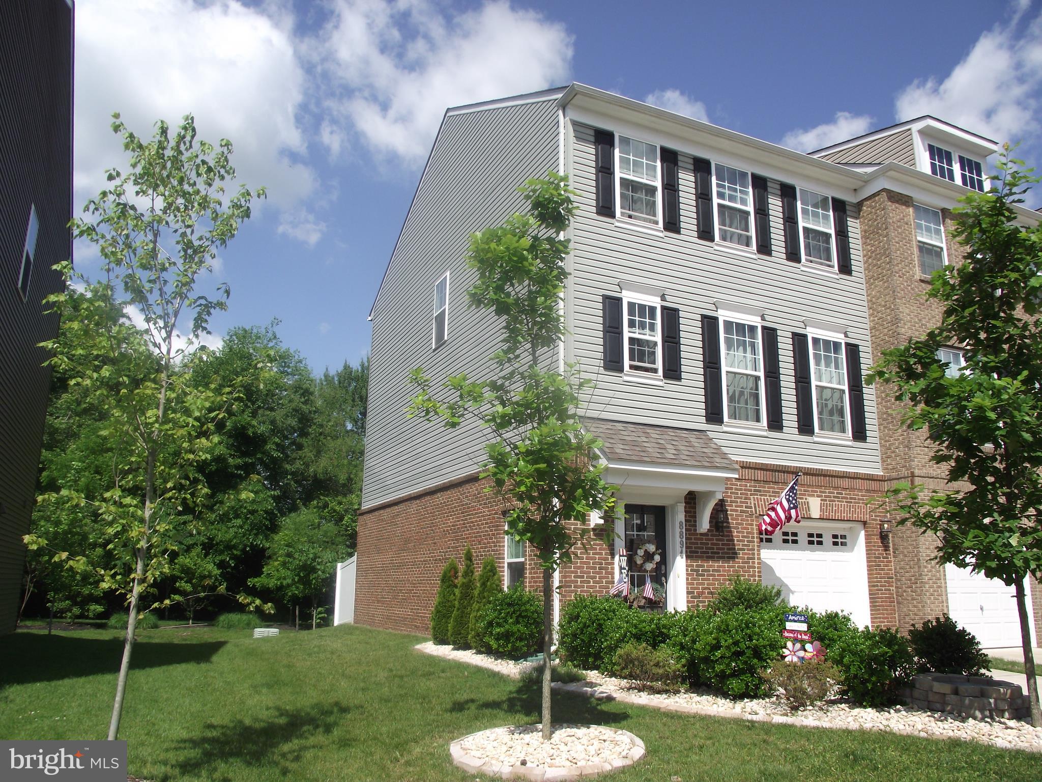 BRADLEY SQUARE - Residential Lease