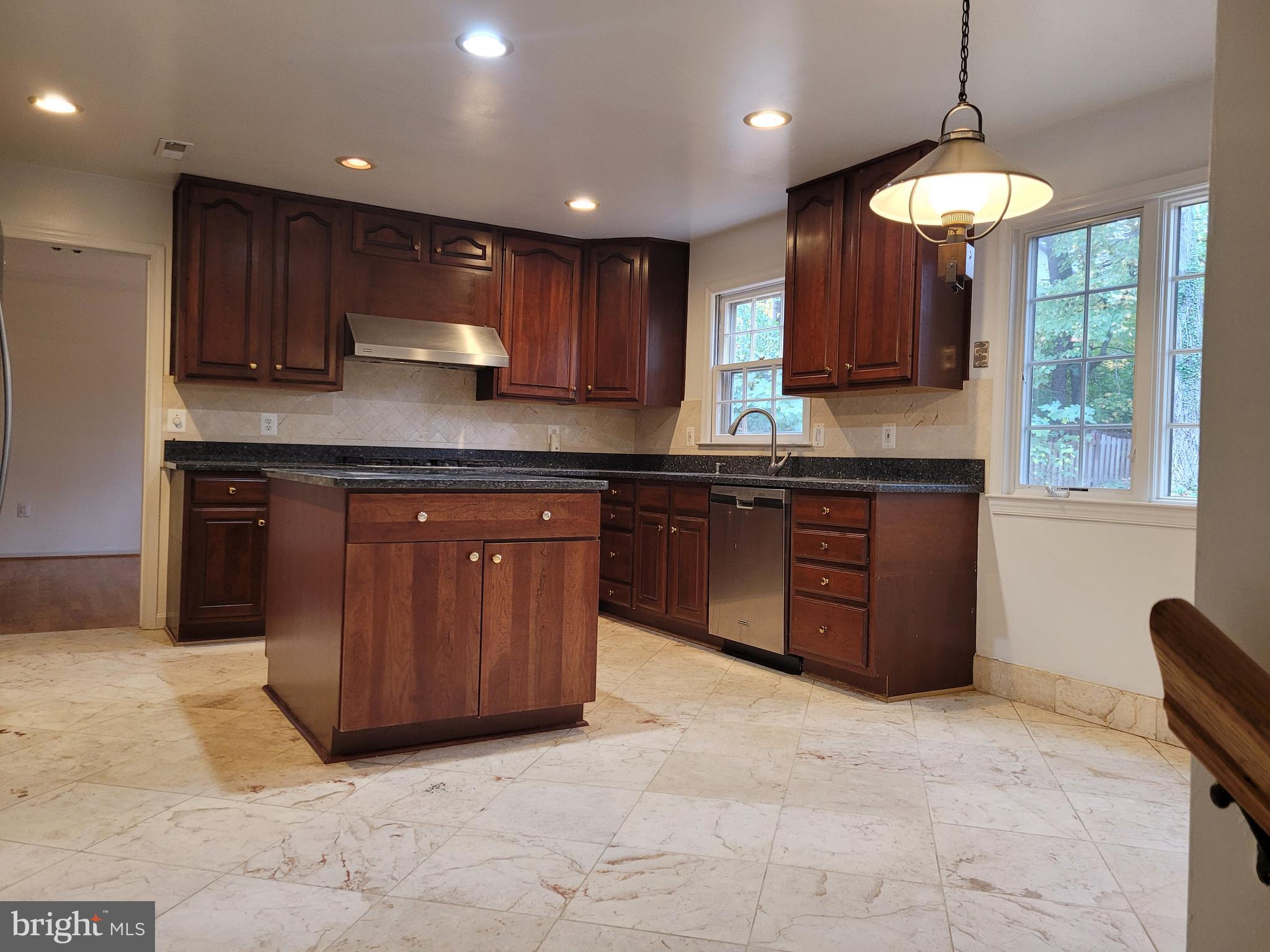 STRATTON COMMONS - Residential Lease