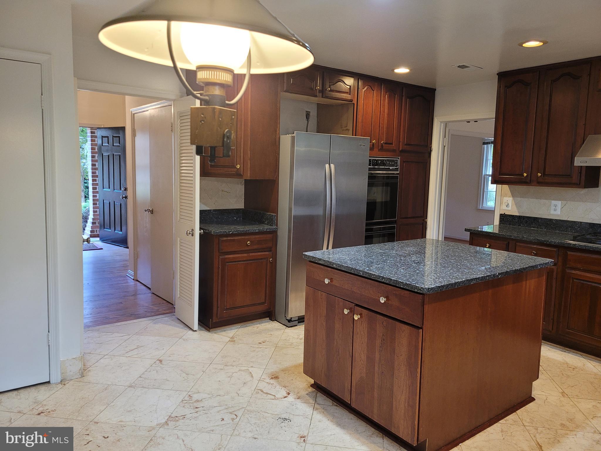 STRATTON COMMONS - Residential Lease