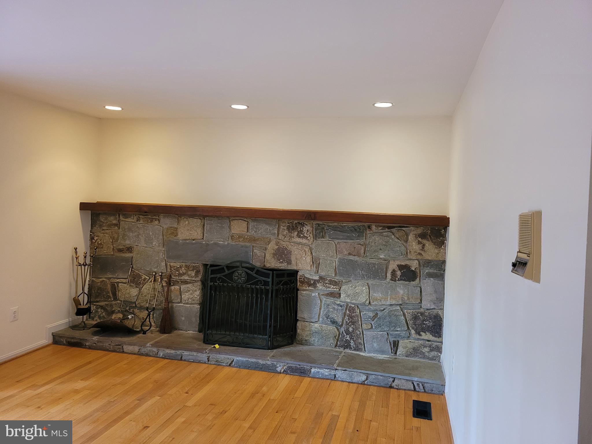 STRATTON COMMONS - Residential Lease