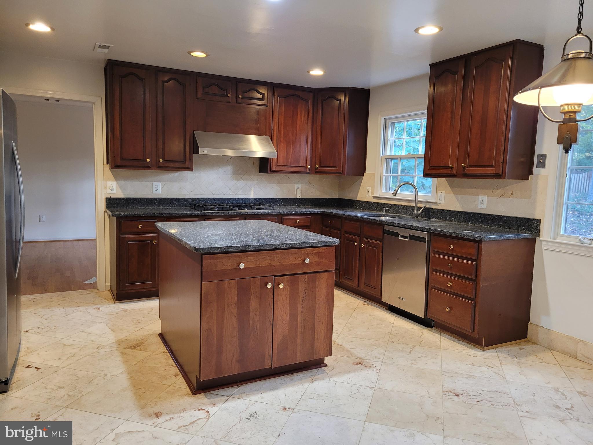 STRATTON COMMONS - Residential Lease