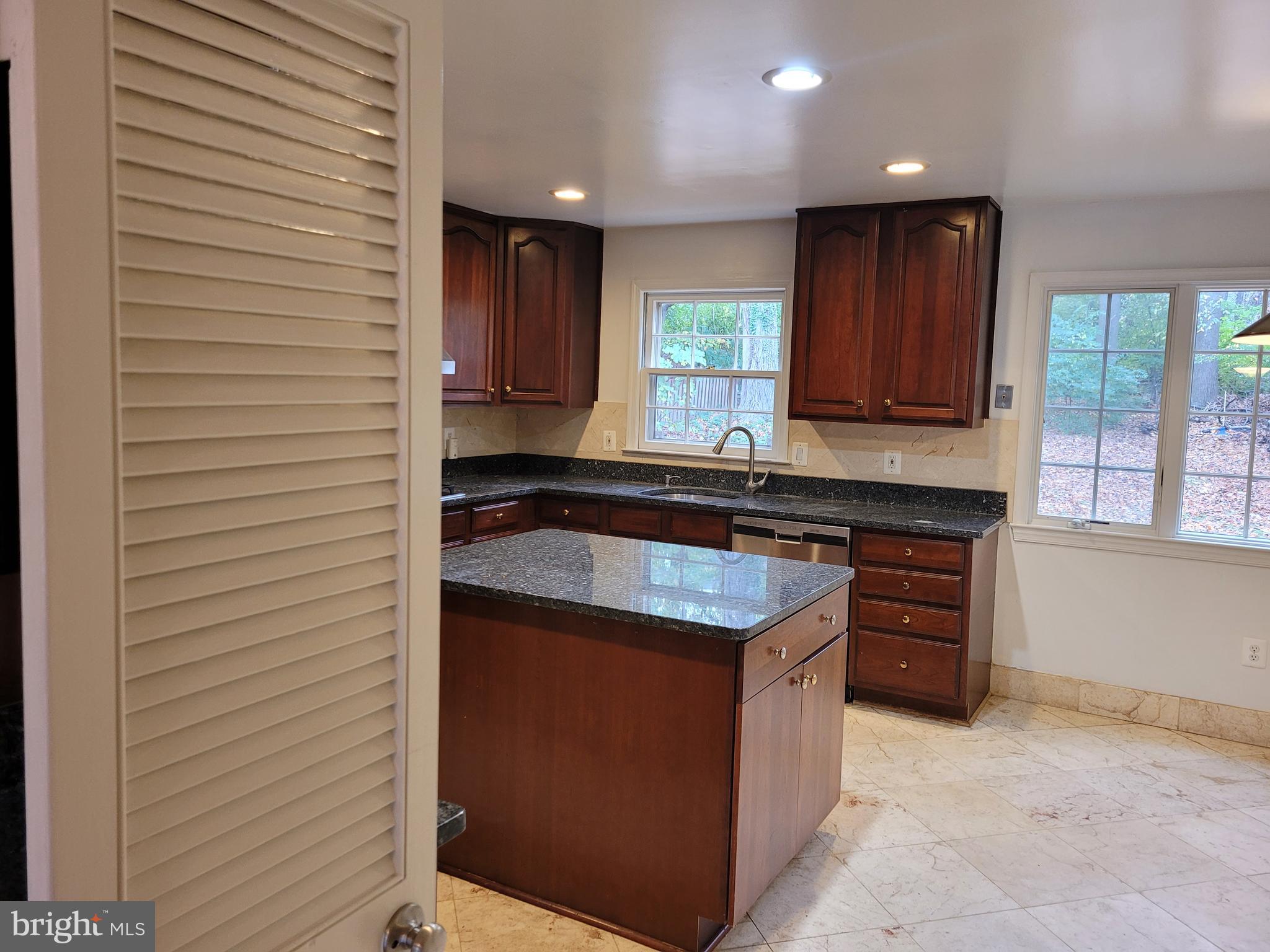 STRATTON COMMONS - Residential Lease