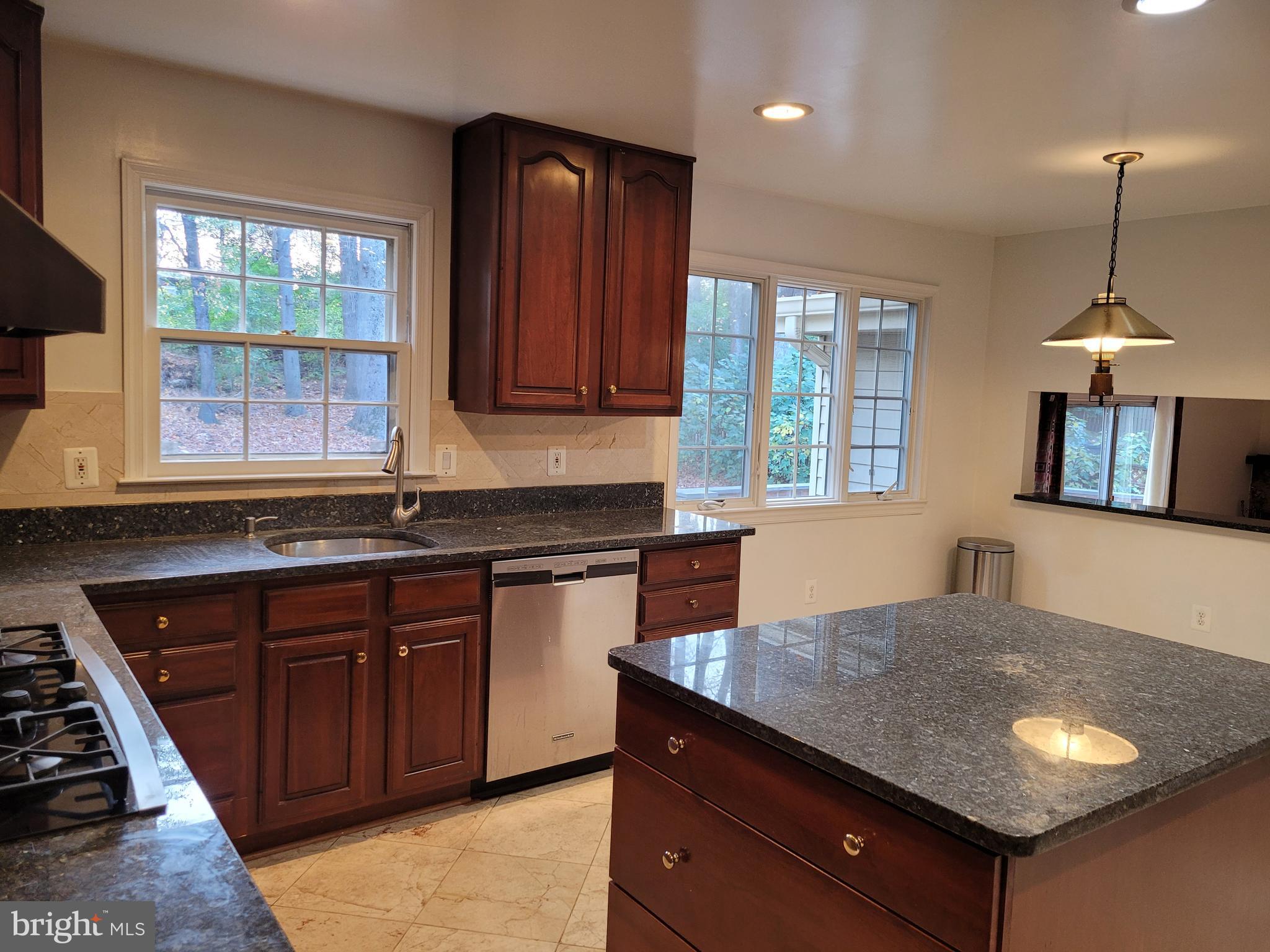 STRATTON COMMONS - Residential Lease