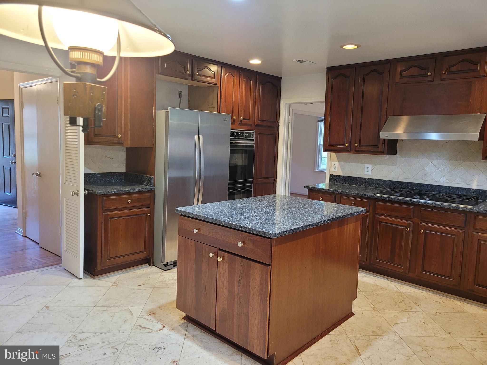 STRATTON COMMONS - Residential Lease