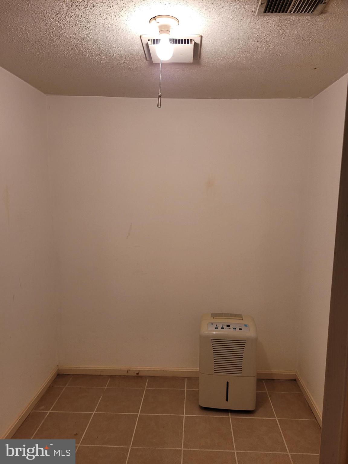 STRATTON COMMONS - Residential Lease