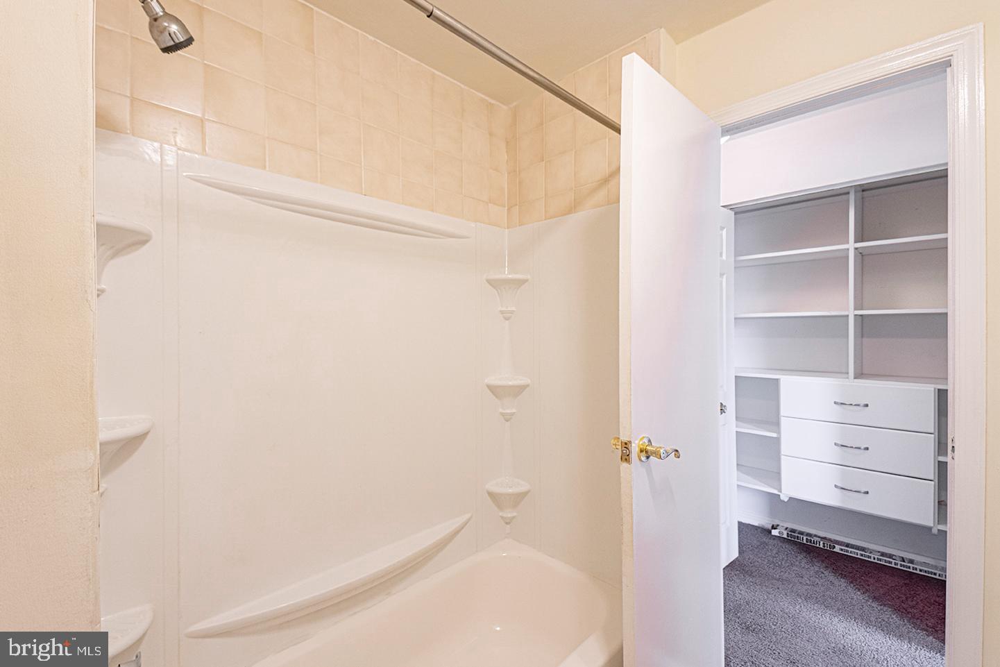 BELLA VISTA - Residential Income