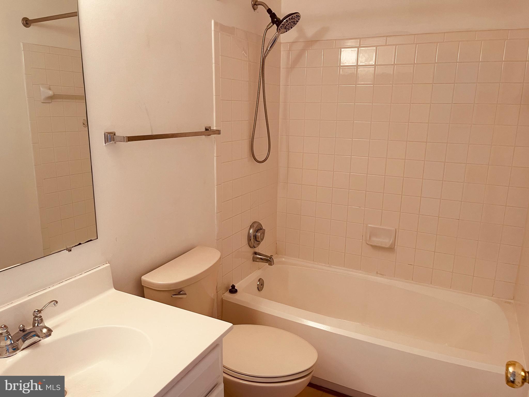 DAWSONS RIDGE - Residential Lease