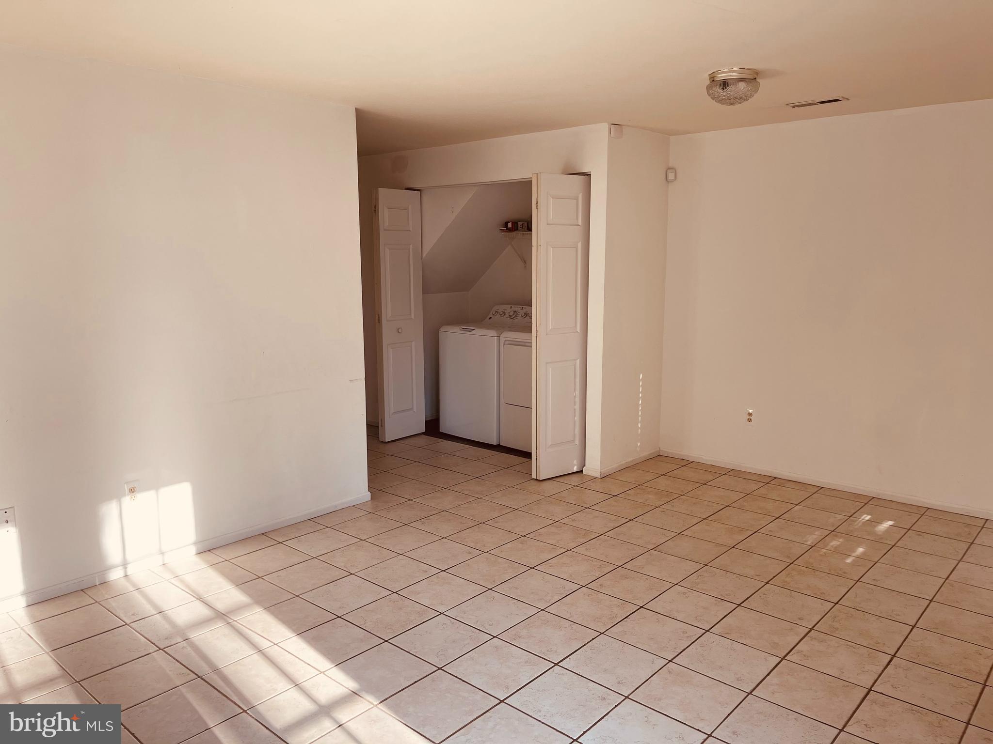 DAWSONS RIDGE - Residential Lease