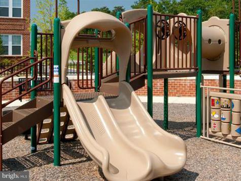 WESTCHESTER SQUARE - Residential