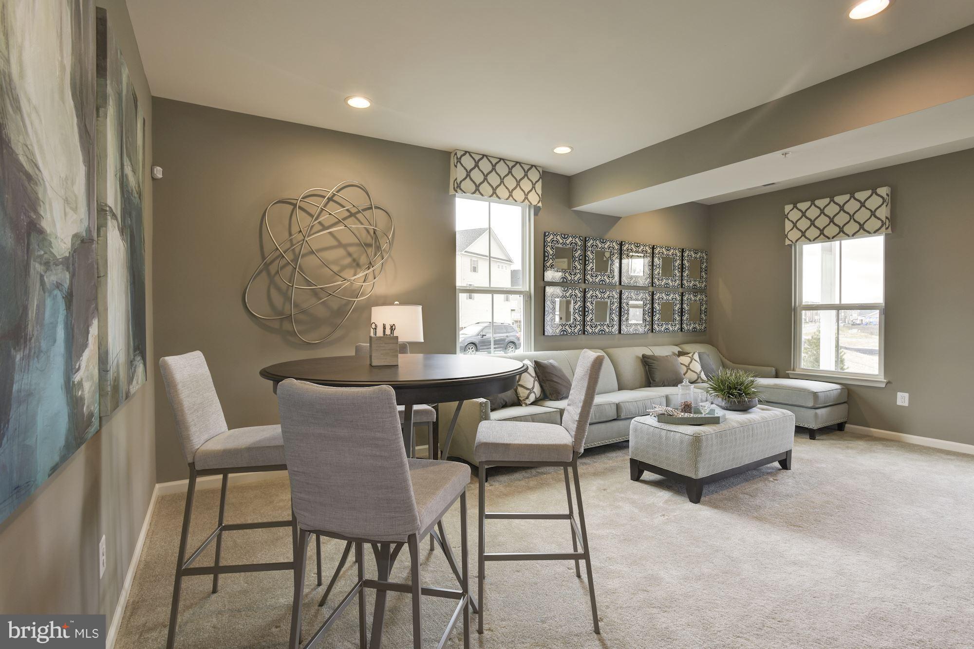 WESTCHESTER SQUARE - Residential